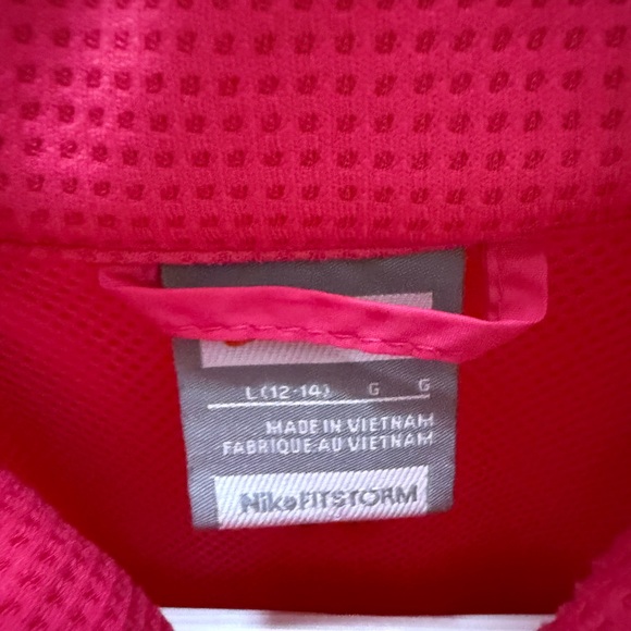 Athletic apparel - Picture 2 of 6